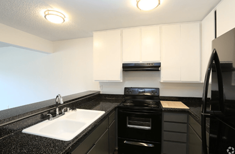 Floor plan for 1 bed, 1 bath, 751 sqft